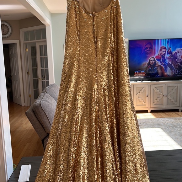 NEW TONY BOWLS GALA DRESS GOLDEN 8 - Picture 6 of 8